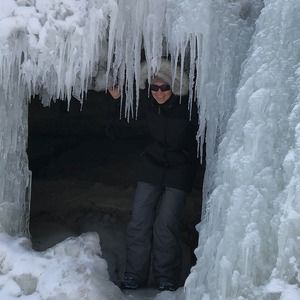 Meet your Posher, Lona